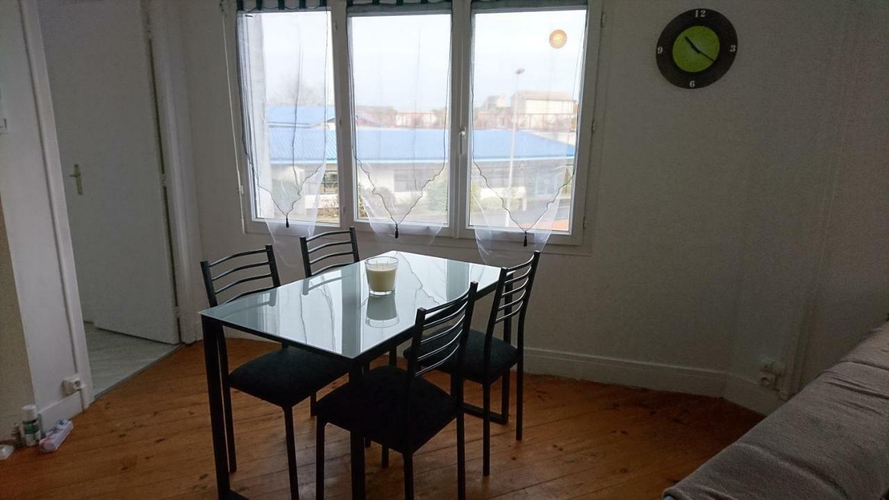 Appartement De 79 M² A 500 Metres De La Cure Jonzac Exterior foto